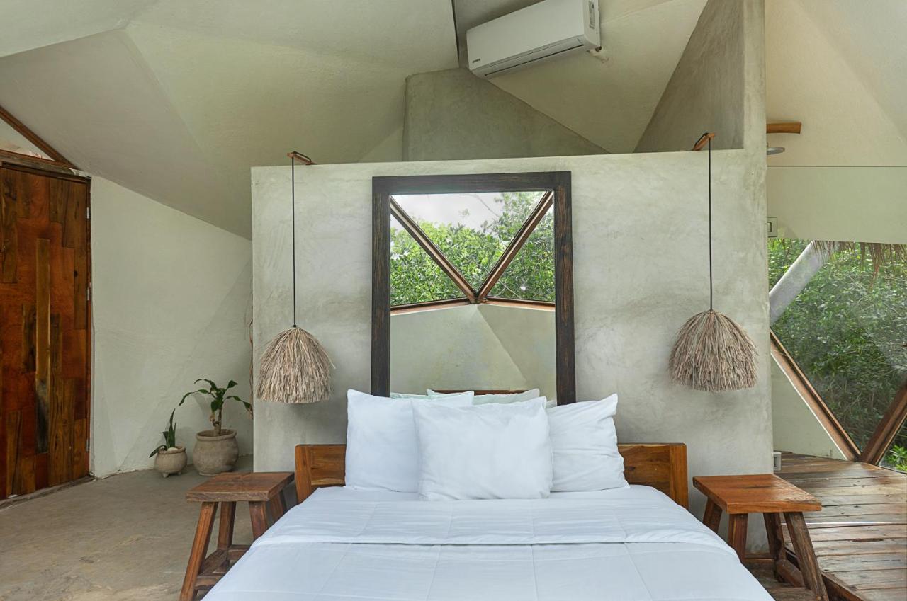 Mamasan Treehouses & Cabins ตูลุม ภายนอก รูปภาพ