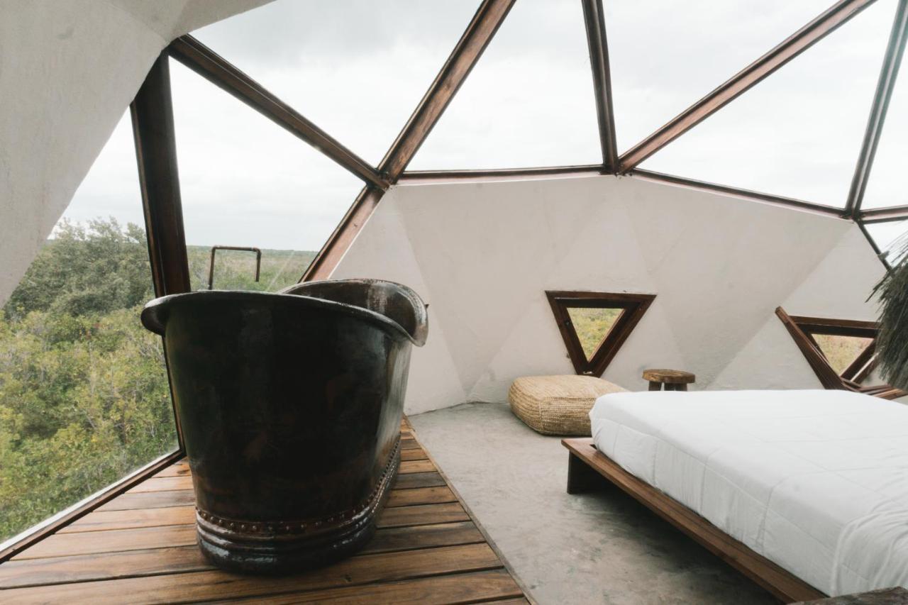 Mamasan Treehouses & Cabins ตูลุม ภายนอก รูปภาพ