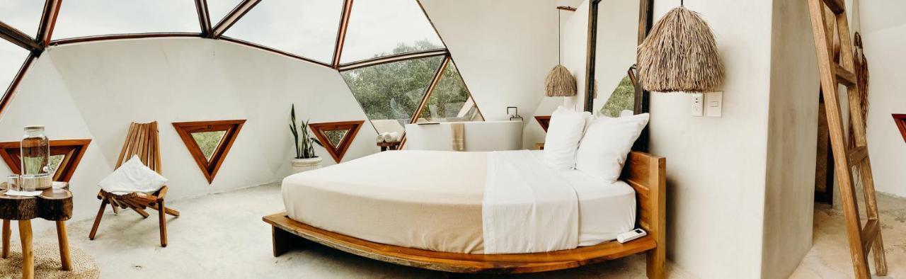 Mamasan Treehouses & Cabins ตูลุม ภายนอก รูปภาพ