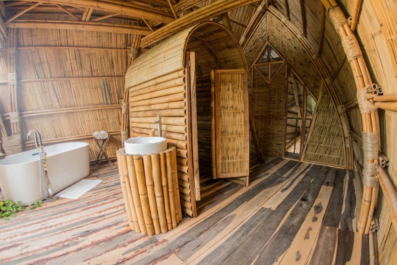 Mamasan Treehouses & Cabins ตูลุม ภายนอก รูปภาพ